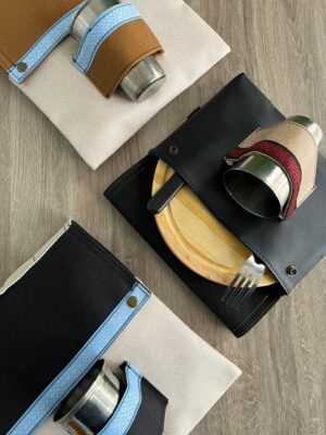 SET ASADO ESTUCHE CUADRADO SIMPLE C/TAPA (INCLUYE VASO, CUBIERTOS Y PLATO)